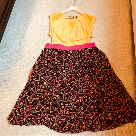 New York & Co Yellow Tank - Picture 4 of 4